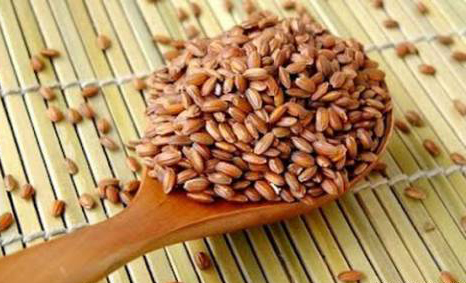 Gạo - đối với người cao tuổi thì gạo bao giờ cũng được coi là loại lương thực tốt. Nhưng tốt nhất là nên sử dụng gạo lứt.