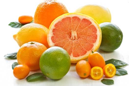 Tăng sức đề kháng giảm nguy cơ bệnh - cam là một trong những loại trái cây có hàm lượng vitamin C cao có thể giúp bảo vệ các tế bào bằng cách trung hòa với các gốc tự do, vì thế đảm bảo cho sức khỏe của bạn.