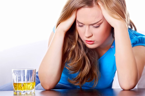 Uống nhiều rượu - các nghiên cứu cho thấy một lượng nhỏ rượu có thể tốt cho tim, nhưng quá nhiều sẽ phản tác dụng. Uống rượu quá nhiều được liên kết với nguy cơ tăng huyết áp, chất béo trong máu và suy tim.