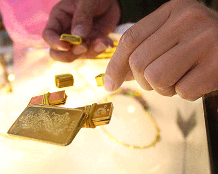 Truy tìm nhóm người bán 60kg vàng giả chiếm đoạt 10 tỷ đồng