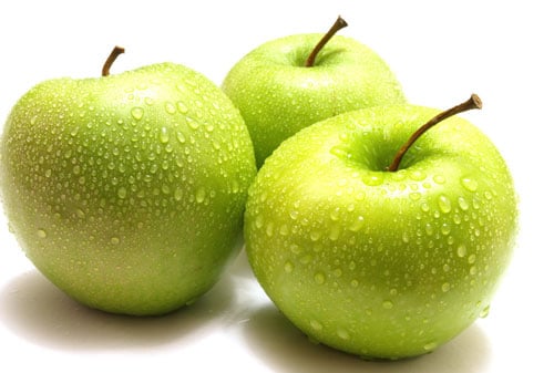 Ngoài ra, táo còn làm giảm nguy cơ mắc cá bệnh tim mạch, các bệnh ung thư và làm giảm hàm lượng cholesterol trong cơ thể.