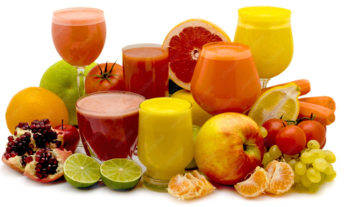 Nước ép rau quả: Nước ép trái cây hoặc nước rau đều có tác dụng làm tan chất thải và thải ra ngoài cơ thể.