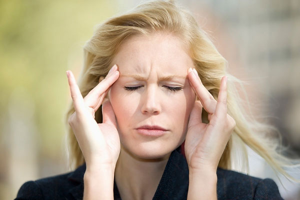 Bình thường bạn không có dấu hiệu đau đầu nhưng gần đây bỗng xuất hiện các cơn đau đầu. Nó có thể đau ở các mức độ khác nhau. Điều này thể hiện não bộ của bạn đang gặp phải sự bất thường. Cẩn thận với u não nhé!