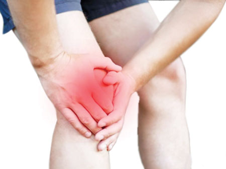 Đau xương - một trong những triệu chứng chính của ung thư máu chính là đau xương. Các cơn đau có thể xuất hiện tùy theo mức độ của bệnh và thường xuất hiện ở khớp xương chân, đầu gối, cánh tay, lưng…