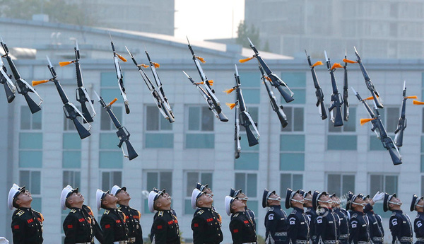 Lee Jin-man đã ghi lại khoảnh khắc tại lễ khai mạc triển lãm Quốc phòng Hàng không được tổ chức ở thủ đô Seoul của Hàn Quốc vào ngày 20/10.