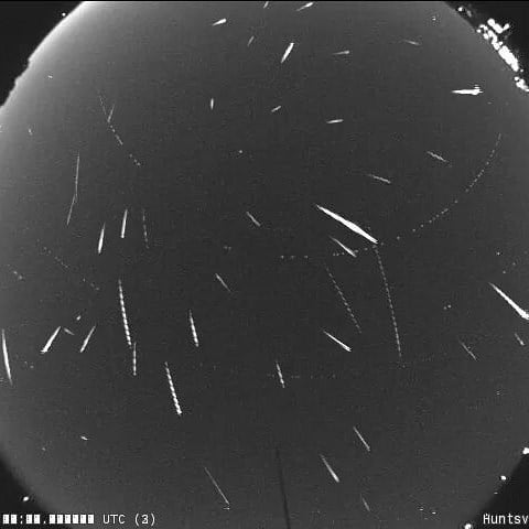 Mưa sao băng Geminids là một trong hai đợt mưa sao băng hoành tráng nhất năm.