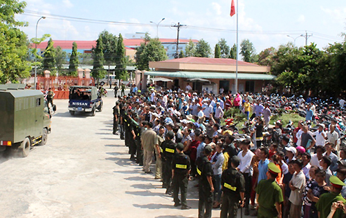 Hơn 300 cảnh sát bảo vệ phiên xử nhóm thảm sát ở Bình Phước