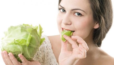 Vì sao rau bắp cải được coi là thần dược cho sức khỏe phụ nữ?