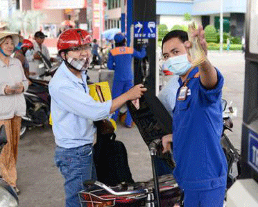 Giá xăng dầu có thể giảm mạnh vào ngày mai?