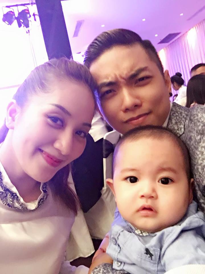 Gia đình nhỏ của Phan Hiển - Khánh Thi selfile đầy chuyên nghiệp, tình cảm khi đi dự đám cưới một người bạn.