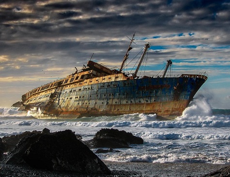 Xác tàu của SS America – Fuerteventura, quần đảo Canary. Tàu biển chở khách ở Hoa Kỳ này bị đắm vào năm 1994 sau 54 năm phục vụ.