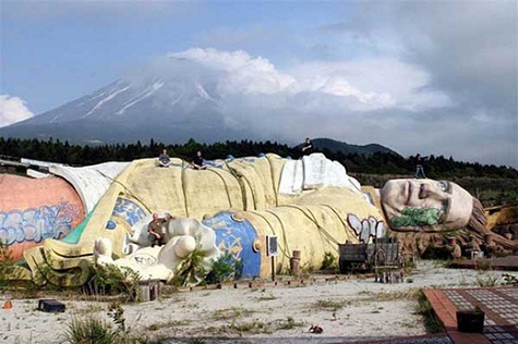 Công viên vui chơi Gulliver đã bị bỏ hoang từ lâu ở Nhật Bản.