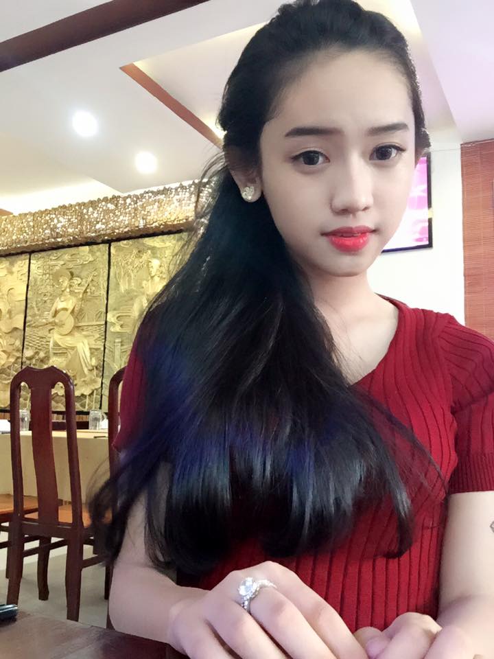 Hotgirl Thúy Vi chia sẻ giáng sinh hạnh phúc. Có thể thấy, nữ sinh Cà Mau ngày càng xinh đẹp và tiến thân thành công vào showbiz.