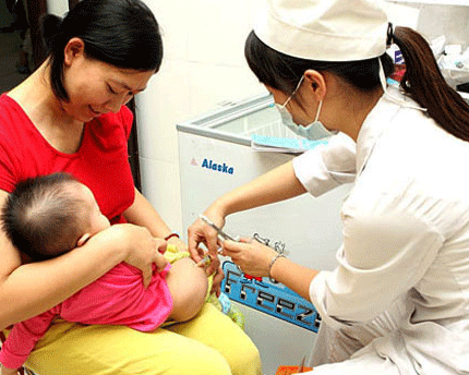 Hà Nội: Đăng ký tiêm vắc xin 5 trong 1 Pentaxim qua mạng