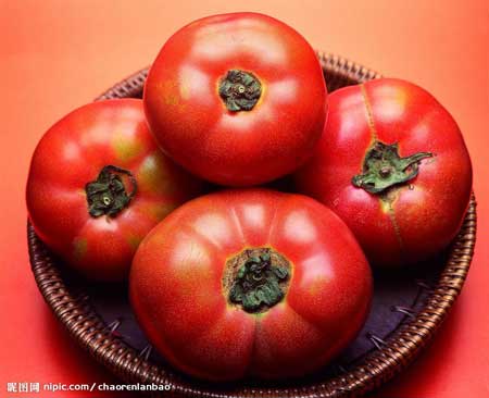 Cà chua rất giàu lycopene, cũng là chất chống oxy hóa mạnh giúp chống lại các gốc tự do có thể gây ung thư.
