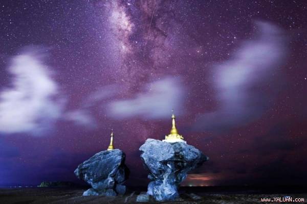 1. Ảnh chụp dải ngân hà Milky Way ở bãi biển Ngew Saung, phía Tây Pathein, vùng Irrawaddy, Myanmar.