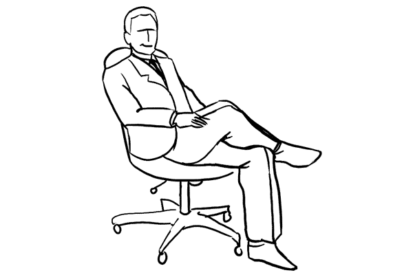 11. Chụp ảnh với ghế: Ngồi một cách thoải mái trên ghế cũng mang đến cho bạn vẻ cuốn hút, uy nghi từ phong thái rất “quyền lực”.