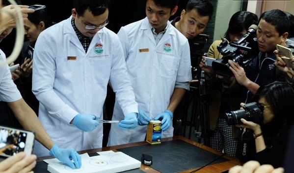 Bộ Y tế chính thức kết luận ban đầu vụ dầu cá Omega 3 ăn mòn xốp