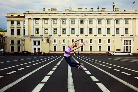 Cô gái thuộc thành phố Sankt Petersburg, Nga