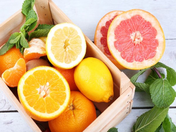 Tương tự như cam thì bưởi cũng là một trong nhưng thực phẩm giàu vitamin c và chất xơ giúp thúc đẩy quá trình tiêu hóa và tiêu hao mỡ thừa hiệu quả!