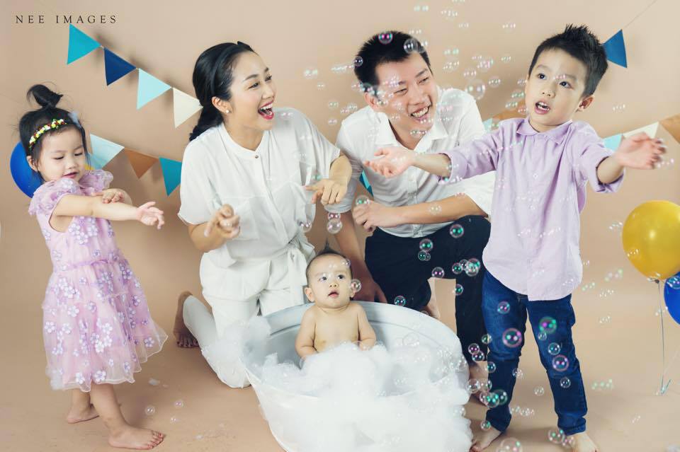 Gia đình hạnh phúc của MC Ốc Thanh Vân và Trí Rùa khiến nhiều người ngưỡng mộ.