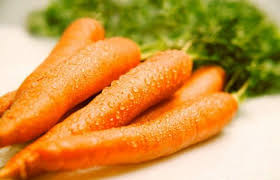 Bên cạnh đó cà rốt cũng là sự lựa chọn hoàn hảo cho những bạn muốn giảm cân.