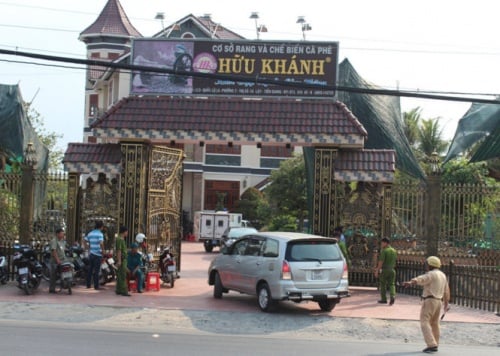 Khoanh vùng nghi can sát hại bố mẹ đại gia cà phê