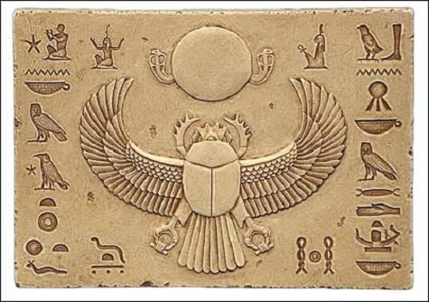 Bọ hung (Ai Cập): Bọ hung là biểu tượng của Mặt trời mọc, gắn liền với sự luân hồi tại Ai Cập. Ngoài ra, bọ hung được cho là có thể bảo vệ con người khỏi quỷ dữ.