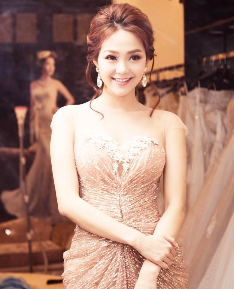 Minh Hằng xinh đẹp như một nàng công chúa bước ra từ truyện cổ tích khi tham dự sự kiện diễn ra tối 20/2.