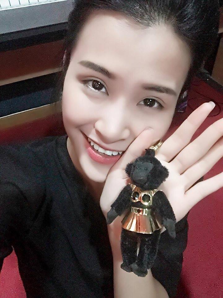 Đông Nhi \'đốn tim\' fans với sở thích điệu đà \'Thu âm vẫn phải thật điệu\'.