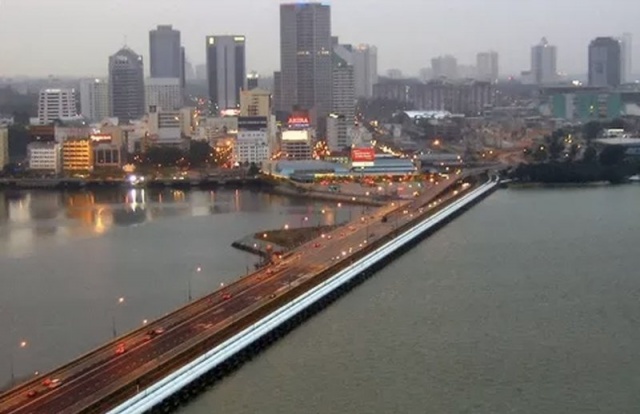 Cây cầu này nối liền hai quốc gia Malaysia và Singapore