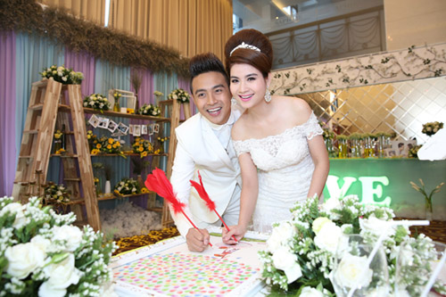 Sau đám cưới ở chợ, Thanh Duy - Kha Ly tổ chức hôn lễ hoành tráng