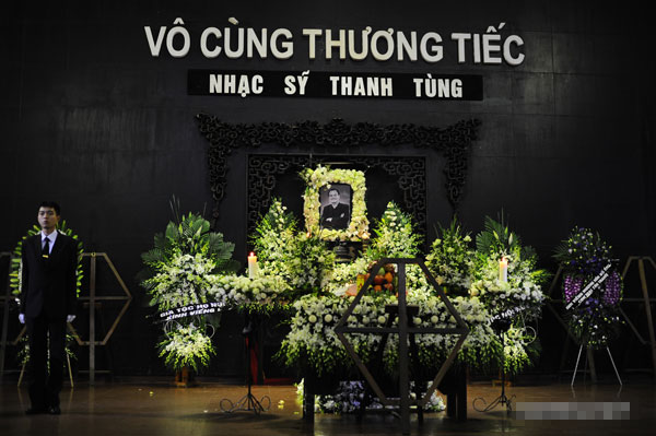 Sáng ngày 22/3, đám tang nhạc sĩ Thanh Tùng đã diễn ra tại Nhà tang lễ Bộ quốc phòng với sự tham gia của gia đình, đồng nghiệp, người hâm mộ.
