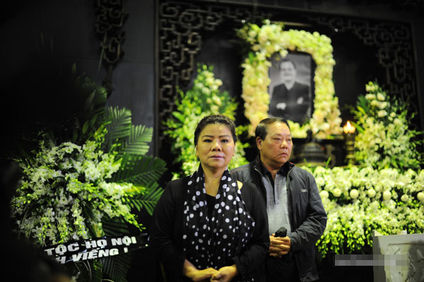 NSND Thanh Hoa trong tang lễ.