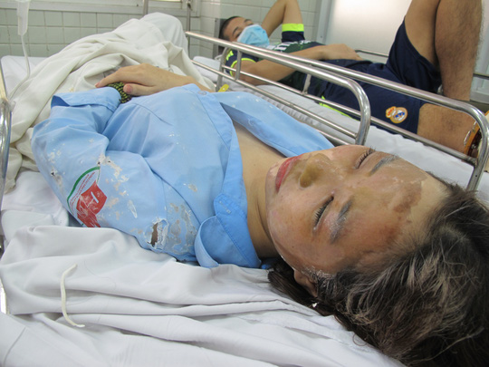 Nghẹn ngào lời kể của nữ sinh bị tại axít ở Sài Gòn