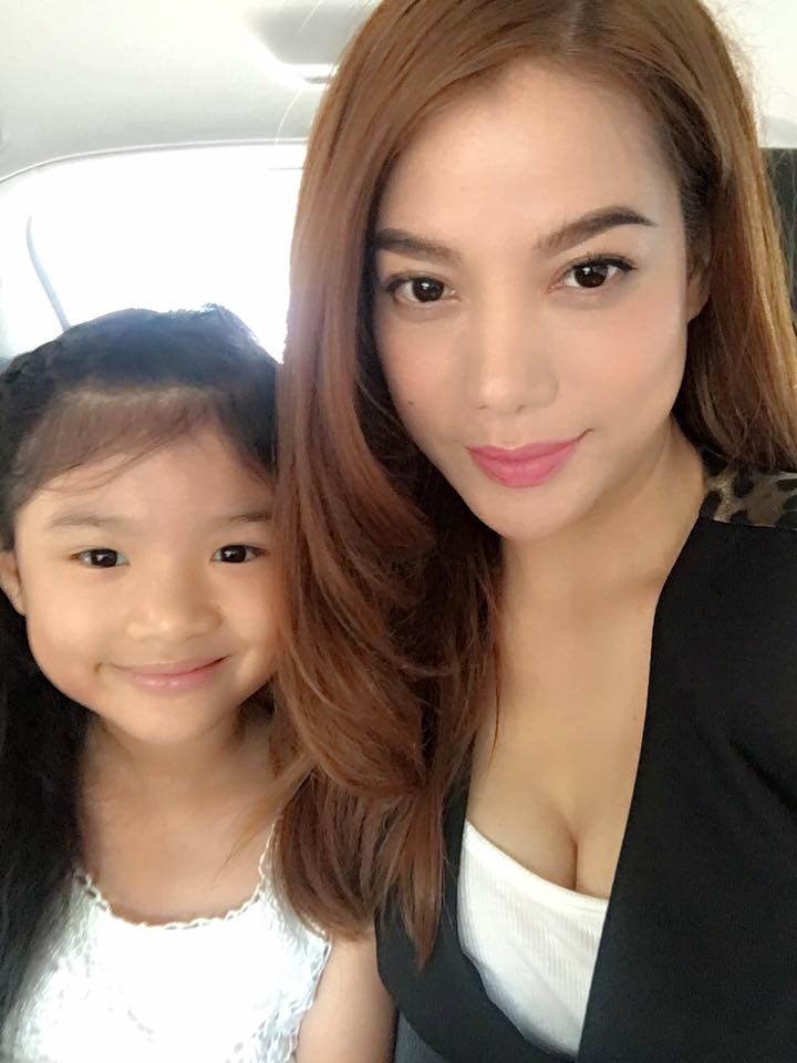 Trương Ngọc Ánh sexy, selfile cùng con gái Bảo Tiên \'Ngày của chị ấy\'.