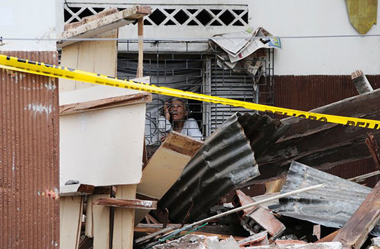 Bộ An ninh của Ecuador ngày 18/4 thông báo số người thiệt mạng trong vụ động đất mạnh 7,8 độ Richter ở nước này cuối tuần qua đã tăng lên con số 413.