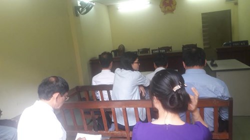 Đại gia Lê Ân và con trai ra tòa vì tranh chấp nhà