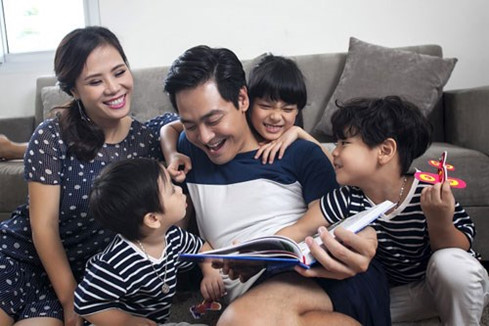 MC Phan Anh vừa mới tuyên bố sẽ tạm thời rút lui khỏi công việc dẫn chương trình, để dành thời gian nhiều hơn cho gia đình cũng như để có thêm nhiều cơ hội học tập.