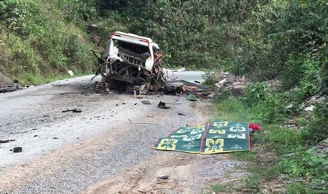 Tin mới nhất vụ nổ xe khách tại Lào, 9 người Việt t.ử v.ong