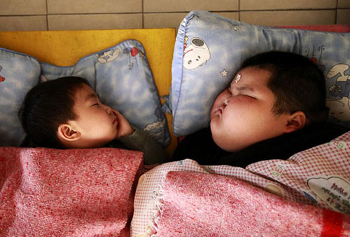 Với cân nặng gần 60 kg, cậu bé 3 tuổi Lu Hao đã lớn gấp 5 lần những đứa trẻ cùng trang lứa.