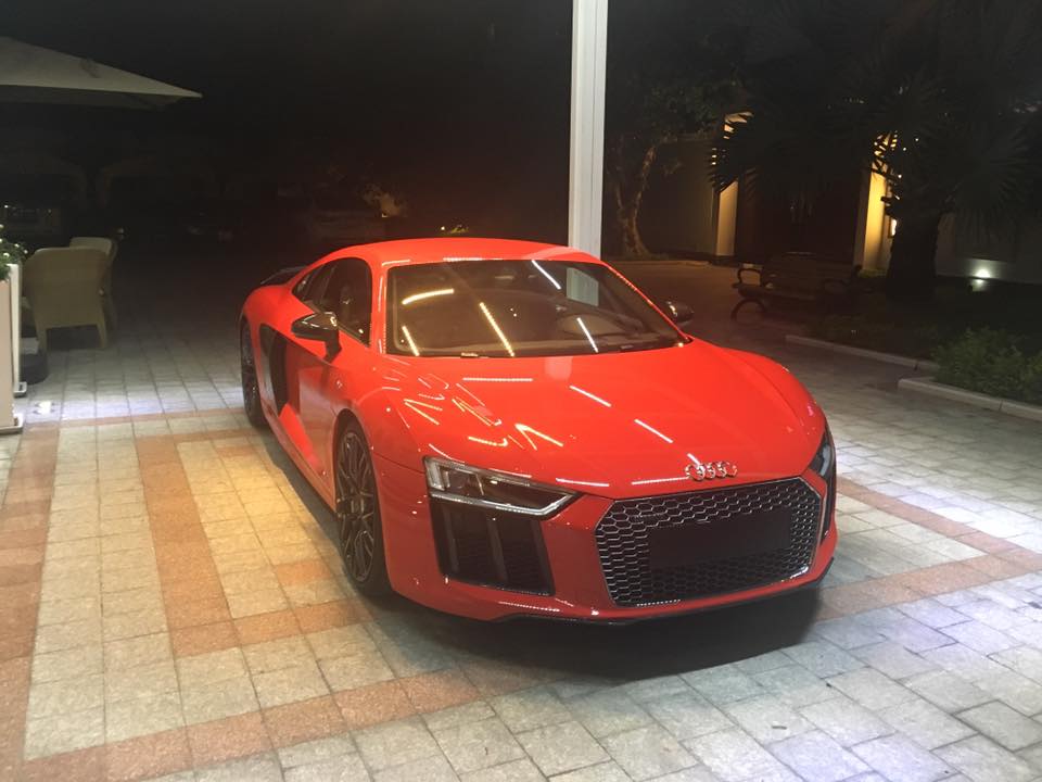 Phan Thành - tình cũ Midu sắm siêu xe mới, 'Audi...còn thiếu tên em....finally, welcome to new home !!!'.