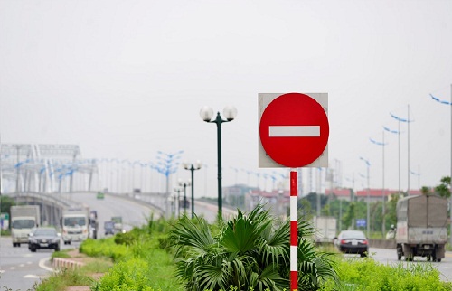 Tổng chiều dài đường hơn 13 km, mặt cắt ngang nền từ 65 m đến 68,5 m. Điểm bắt đầu là khu đô thị Bắc Thăng Long - Vân Trì, chạy dọc qua các xã Kim Mỗ, Vân Canh (huyện Đông Anh).