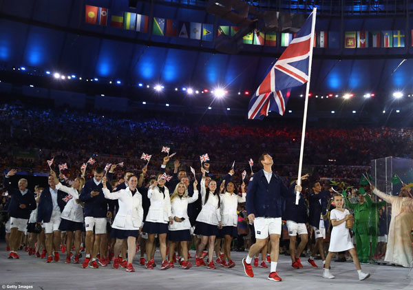 Đoàn thể thao Vương quốc Anh với tay vợt Andy Murray.