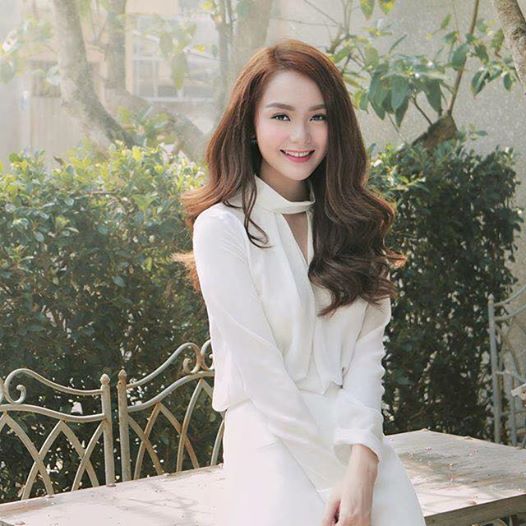 Diễn viên kiêm ca sỹ Minh Hằng xinh đẹp như nàng công chúa.