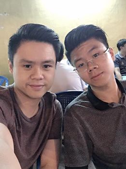 Phan Thành selfile cùng em trai 'Ăn xong đi coi phim... Thế là hết 1 tuần nữa !!!'.