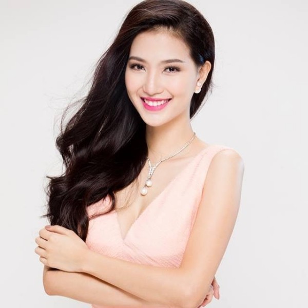 Năm 2014, Phạm Mỹ Linh cũng từng phải rời cuộc thi Hoa hậu Việt Nam khi có đơn tố cô đã phẫu thuật thẩm mỹ mũi.