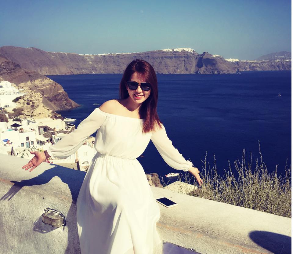 Ngọc Trinh tổng kết chuyến đi Châu Âu của mình: 'Kỳ nghỉ hè tuyệt vời (trừ việc bị mất điện thoại), tổng kết là thích Hy Lạp nhất'.