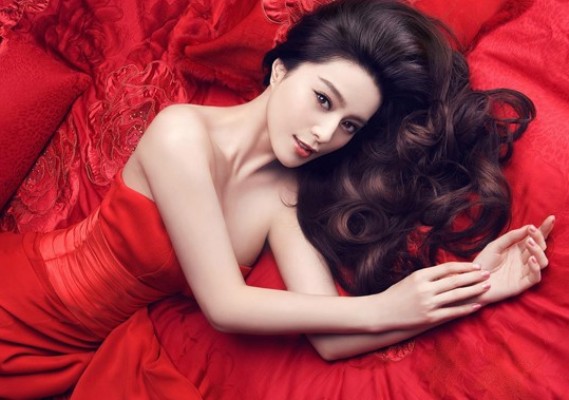 7 nốt ruồi ở ngực và cổ khiến bạn 'muốn nghèo cũng không được'