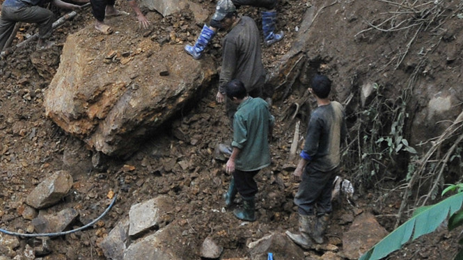 Sập bãi vàng ở Lào Cai: Nhiều thông tin về số người tử nạn